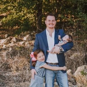 Meet your Posher, Dustin